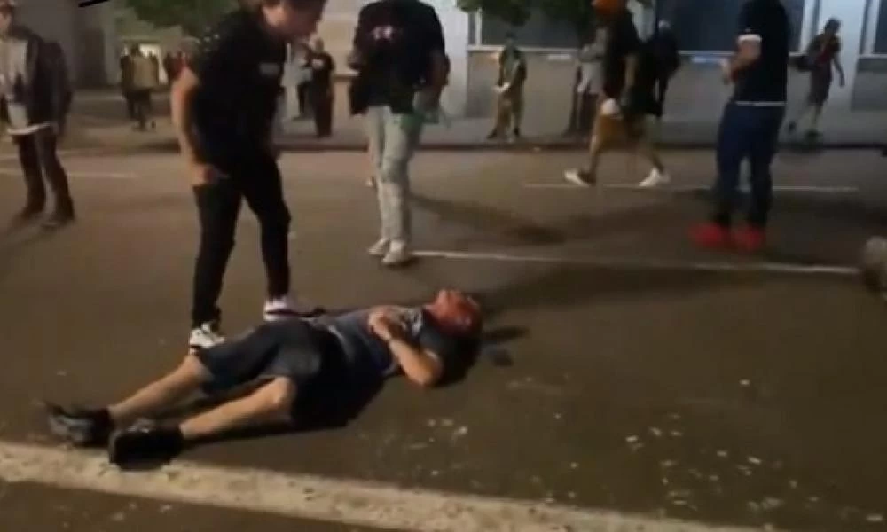 Antifa και BLM έκαναν επίθεση σε λευκό-(ΒΙΝΤΕΟ)